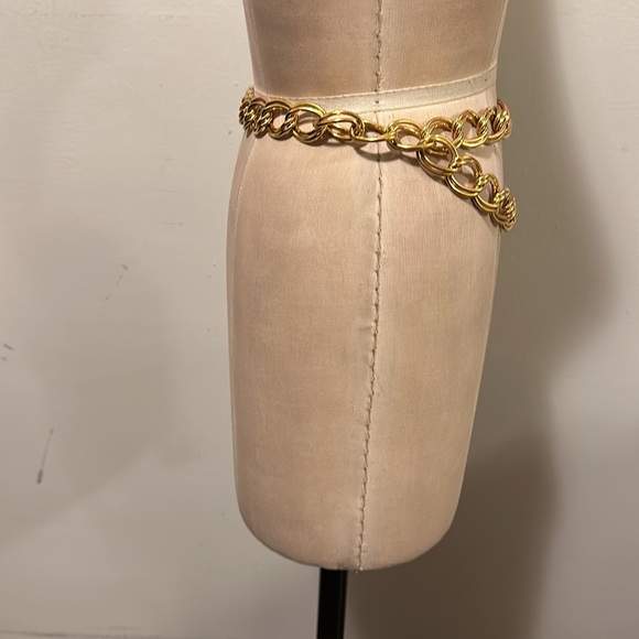 St. John Gold metal chain belt - Picture 8 of 10